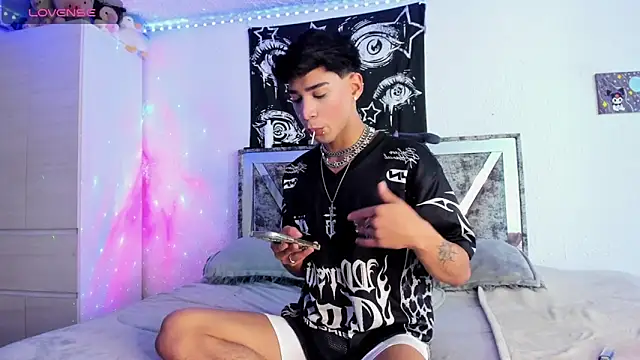 Snapshot of Dark_Boy26 chatting on 10-08-25, 09:15 Dark Boy26 online show from 10-08-25, 09:15