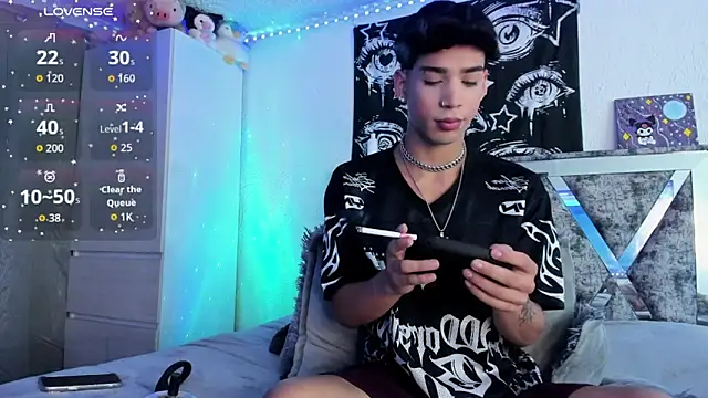 Snapshot of Dark_Boy26 chatting on 10-09-25, 10:32 Dark Boy26 online show from 10-09-25, 10:32