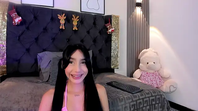 Snapshot of Dulce_Maay chatting on 11-28-25, 04:34 Dulce Maay online show from 11-28-25, 04:34