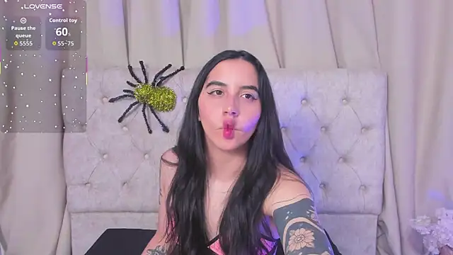 kaylee lee online show from 10-17-25, 08:43