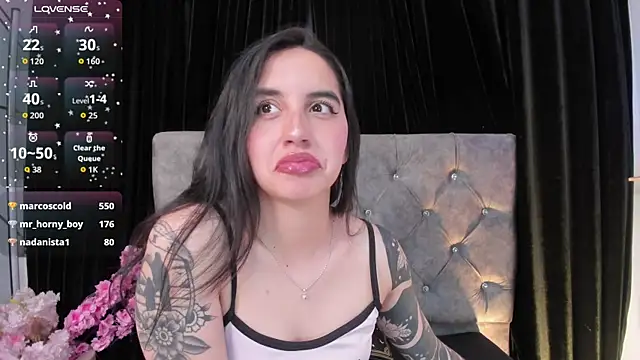 kaylee lee online show from 11-19-25, 04:34