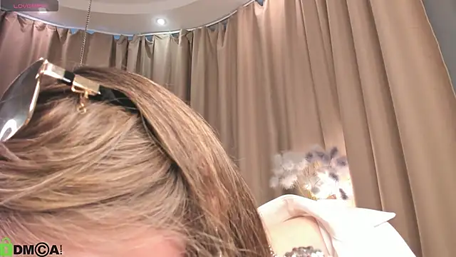 Snapshot of Naomi___Rias chatting on 10-09-25, 01:28 Naomi Rias online show from 10-09-25, 01:28