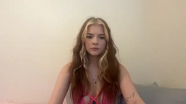 Snapshot of kykybaby4444 chatting on 02-13-26, 04:51 kykybaby4444 online show from 02-13-26, 04:51