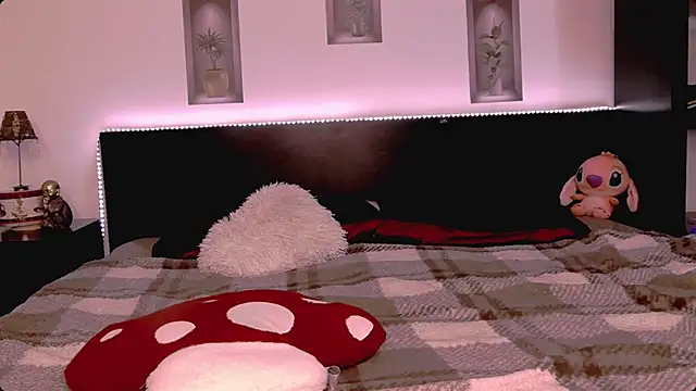 M1kaylaRaven online show from 01-10-26, 04:41