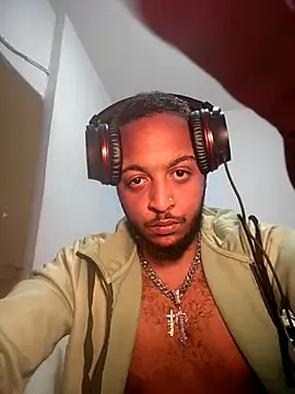 Snapshot of Minidemonkush chatting on 12-20-25, 02:47 Minidemonkush online show from 12-20-25, 02:47