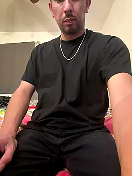 Snapshot of himNIGuys chatting on 10-16-25, 11:13 himNIGuys online show from 10-16-25, 11:13