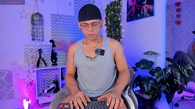 jhosepMoreno online show from 04-20-26, 03:02