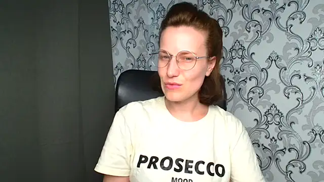 Kelly Kisss online show from 06-14-26, 11:22
