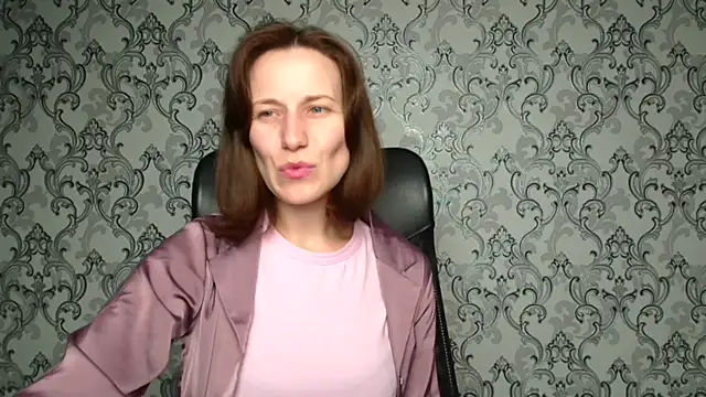 Kelly Kisss online show from 12-05-25, 01:21