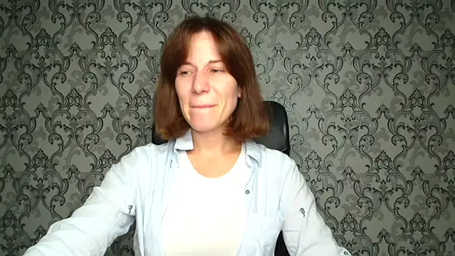 Kelly Kisss online show from 10-30-25, 06:16