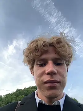 pbyariel- online show from 10-25-25, 04:51