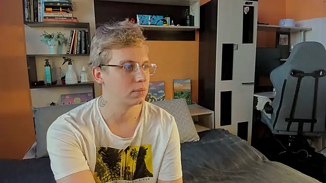 Snapshot of SammySccott chatting on 02-12-26, 06:24 SammySccott online show from 02-12-26, 06:24