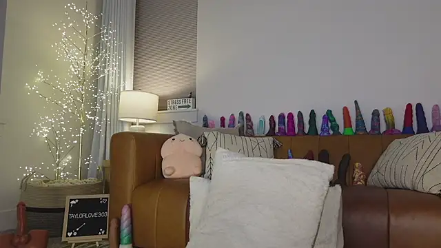 Taylorlove303 online show from 06-27-26, 10:10