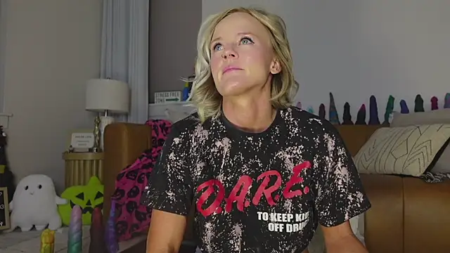 Taylorlove303 online show from 10-29-25, 10:14