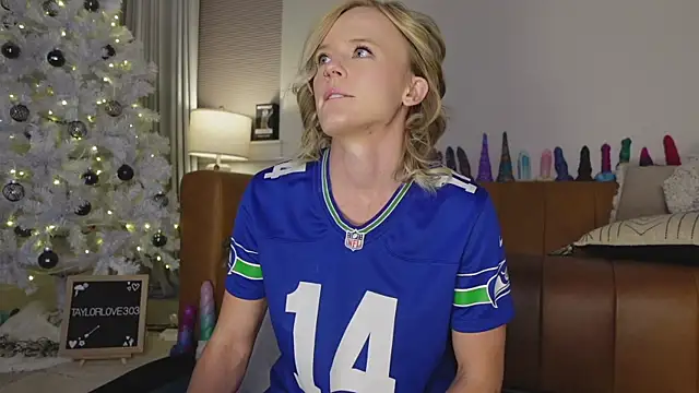 Taylorlove303 online show from 12-18-25, 11:03