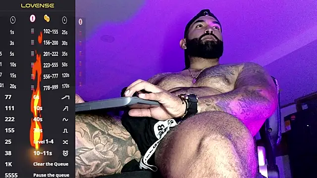 Snapshot of Max-prada chatting on 05-16-26, 02:32 Max-prada online show from 05-16-26, 02:32