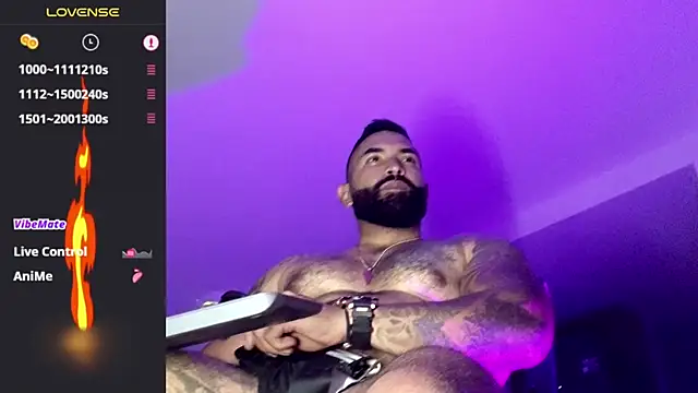 Snapshot of Max-prada chatting on 05-28-26, 03:03 Max-prada online show from 05-28-26, 03:03