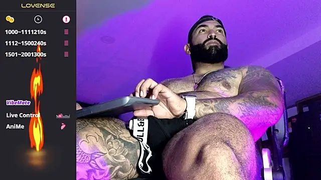 Snapshot of Max-prada chatting on 05-15-26, 02:20 Max-prada online show from 05-15-26, 02:20