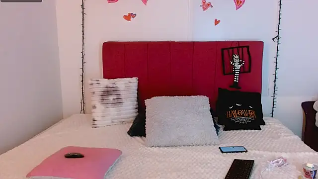 Snapshot of hannia_baileys chatting on 10-15-25, 11:24 hannia baileys online show from 10-15-25, 11:24