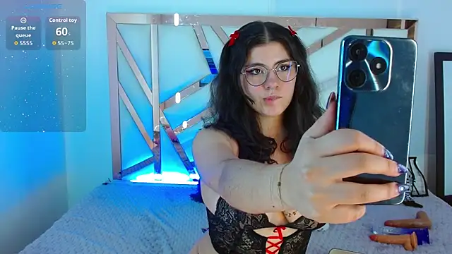 hannia baileys online show from 12-15-25, 01:00