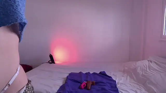 Snapshot of RenataWet chatting on 10-08-25, 02:29 RenataWet online show from 10-08-25, 02:29