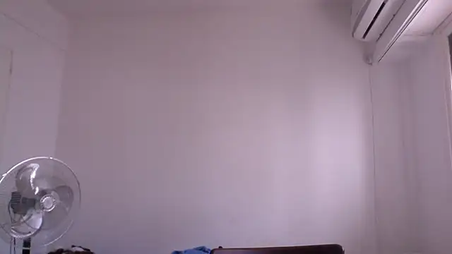 Snapshot of RenataWet chatting on 11-20-25, 11:44 RenataWet online show from 11-20-25, 11:44