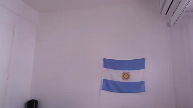 Snapshot of RenataWet chatting on 09-23-25, 03:30 RenataWet online show from 09-23-25, 03:30