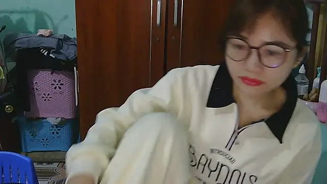 Uhem112 online show from 12-15-25, 01:00