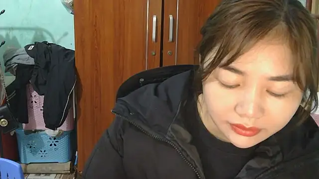 Uhem112 online show from 12-19-25, 01:09