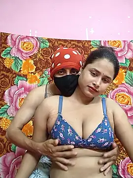 Seducing couple online show from 06-18-26, 04:44