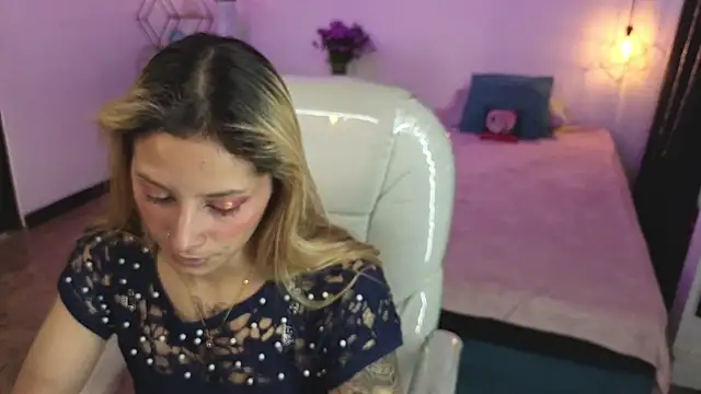 Jennaa Cooper online show from 11-17-25, 07:07