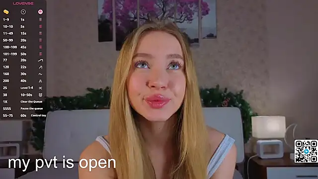 Snapshot of Anna_mileer chatting on 12-15-25, 01:33 Anna mileer online show from 12-15-25, 01:33