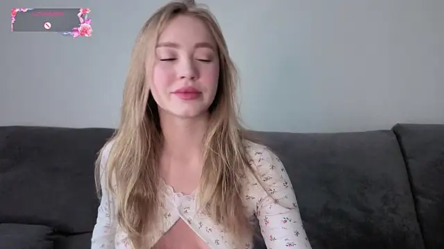 Snapshot of Anna_mileer chatting on 05-13-26, 01:34 Anna mileer online show from 05-13-26, 01:34