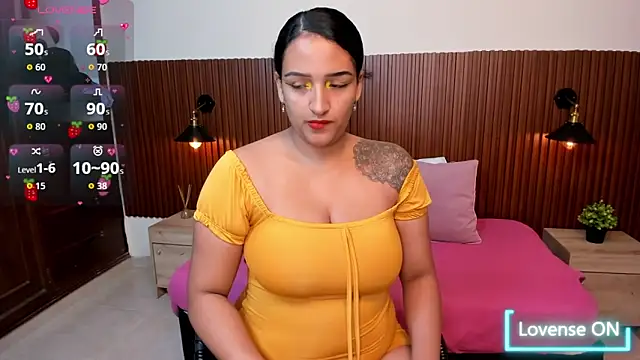 Snapshot of ElectraRose_ chatting on 09-29-25, 12:00 ElectraRose online show from 09-29-25, 12:00