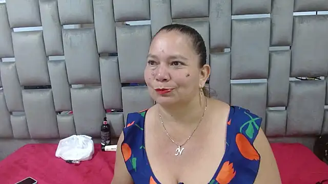 Snapshot of loly47 chatting on 10-09-25, 06:08 loly47 online show from 10-09-25, 06:08