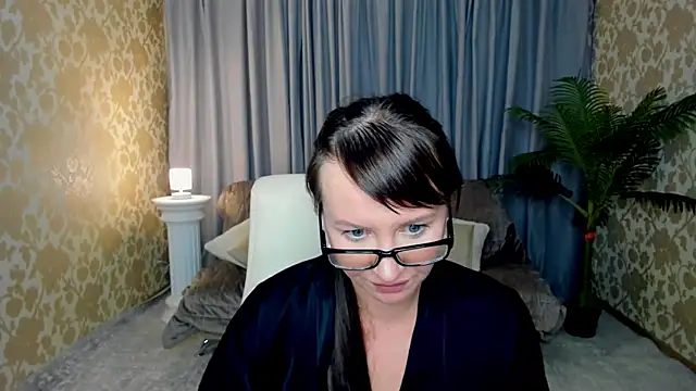 Snapshot of GorgeouseSmile chatting on 10-13-25, 12:18 GorgeouseSmile online show from 10-13-25, 12:18