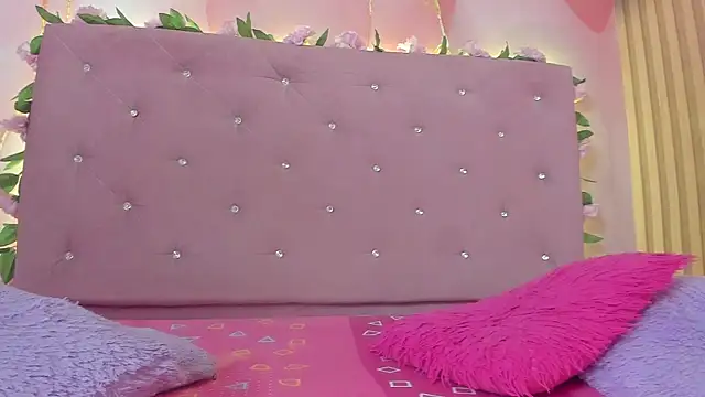 violet taylor  online show from 07-08-26, 02:13