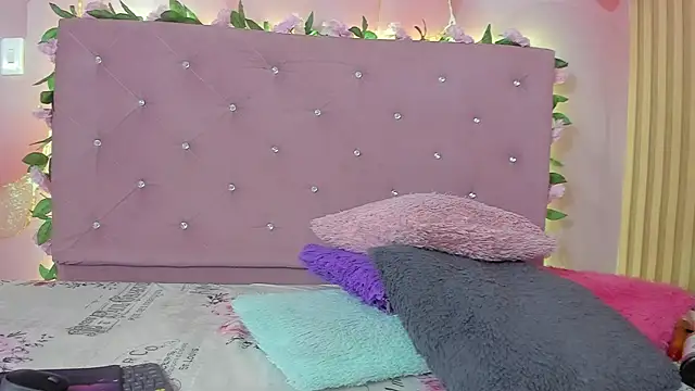 violet taylor  online show from 04-09-26, 02:13