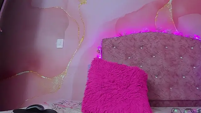 violet taylor  online show from 02-21-26, 02:35