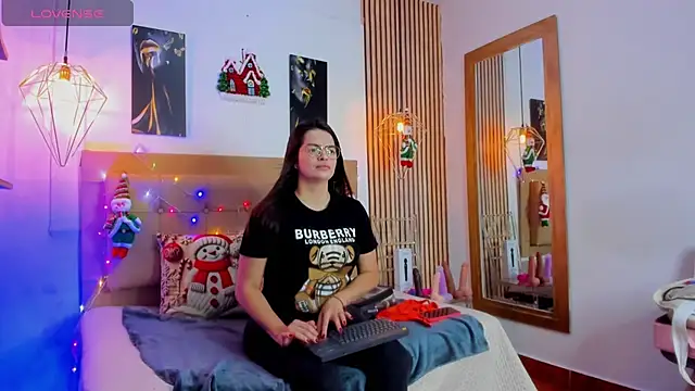 Snapshot of _samanthaa_foxx chatting on 12-02-25, 10:50 samanthaa foxx online show from 12-02-25, 10:50
