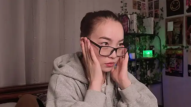 OdetteBiddy online show from 12-16-25, 08:13