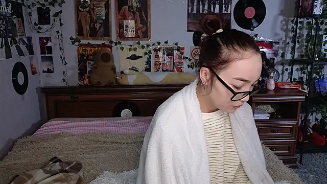 OdetteBiddy online show from 11-15-25, 09:08