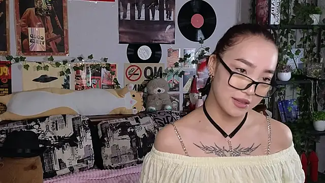 OdetteBiddy online show from 11-13-25, 08:13