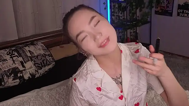 OdetteBiddy online show from 12-17-25, 08:25