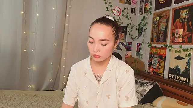 OdetteBiddy online show from 11-26-25, 08:09