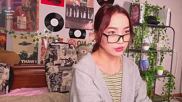 OdetteBiddy online show from 11-12-25, 08:34