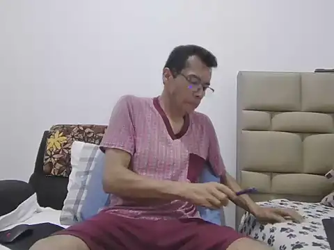 Snapshot of skinnylatino51 chatting on 07-24-26, 01:45 skinnylatino51 online show from 07-24-26, 01:45