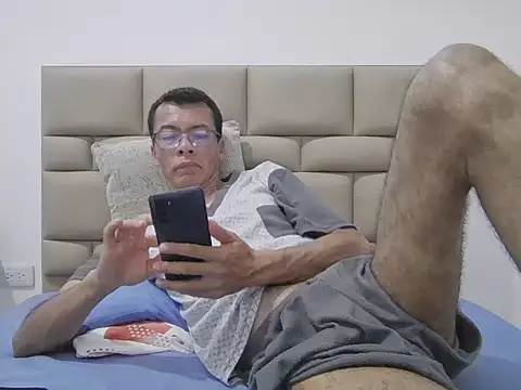 skinnylatino51 online show from 11-19-25, 12:43