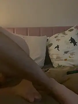 Snapshot of Skater1287 chatting on 10-01-25, 03:33 Skater1287 online show from 10-01-25, 03:33