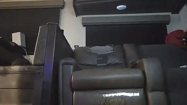 Snapshot of Cobra500hp@xh chatting on 11-18-25, 09:01 Cobra500hpxh online show from 11-18-25, 09:01